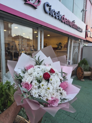Aşkın ve Zarafetin Renkli Masalı Özel Tasarım Butik Buket