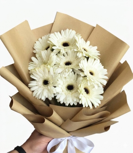 Zarafetin Saf Hali 8’li Beyaz Gerbera Buketi