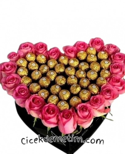 Aşkın En Tatlı Hali: Pembe Güller & Ferrero Rocher Kalp Aranjmanı