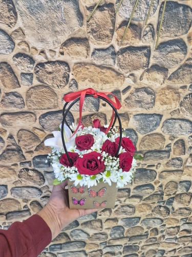 Kraft Çantada Kalbinizde kelebekler uçuranlara...