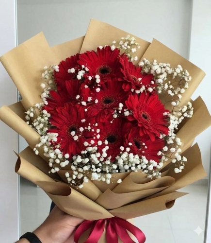 Kırmızının İhtişamı 8’li Kırmızı Gerbera  Buketi