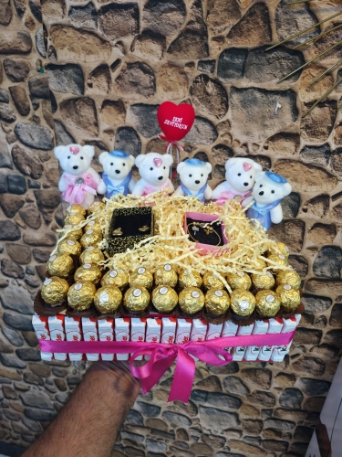 Sevdiklerinizi Şımartacak En Tatlı Hediye: Kinder & Rocher Çikolatalı Özel Tasarım Aranjman!