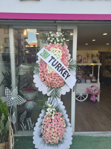 Pembe Beyaz Gerberalı ve Lisyantuslu Kutlama