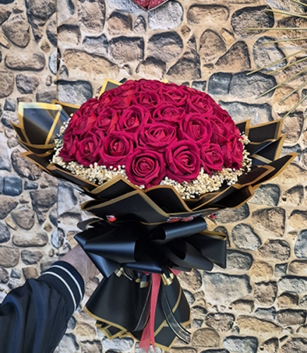 Yıllarca Solmayacak Bir Masal: 41`li Premium Gül Buketi